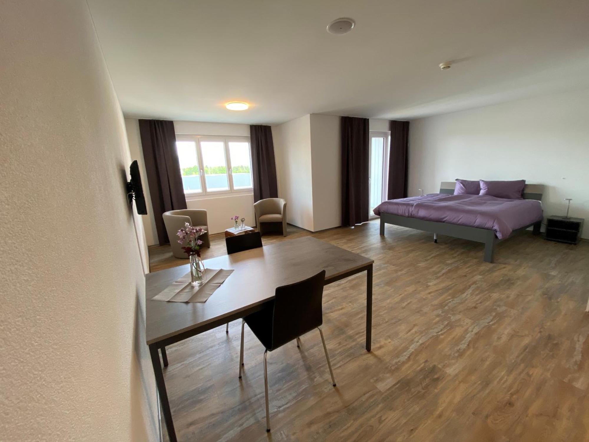 Motel & Aparthotel Brueggli Еммен Екстер'єр фото