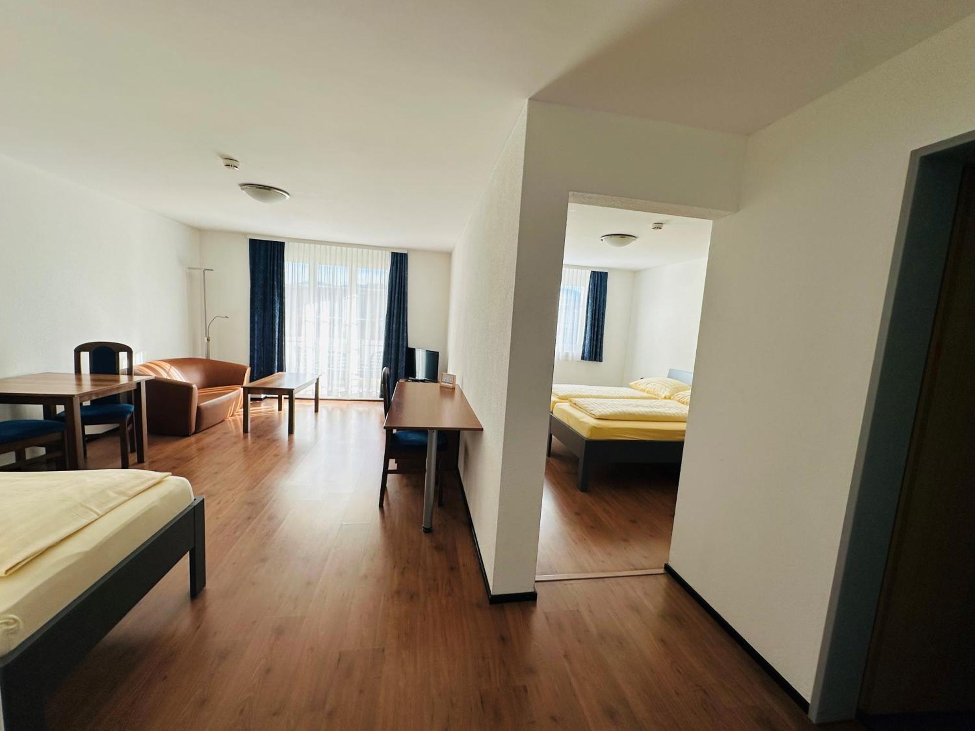 Motel & Aparthotel Brueggli Еммен Екстер'єр фото